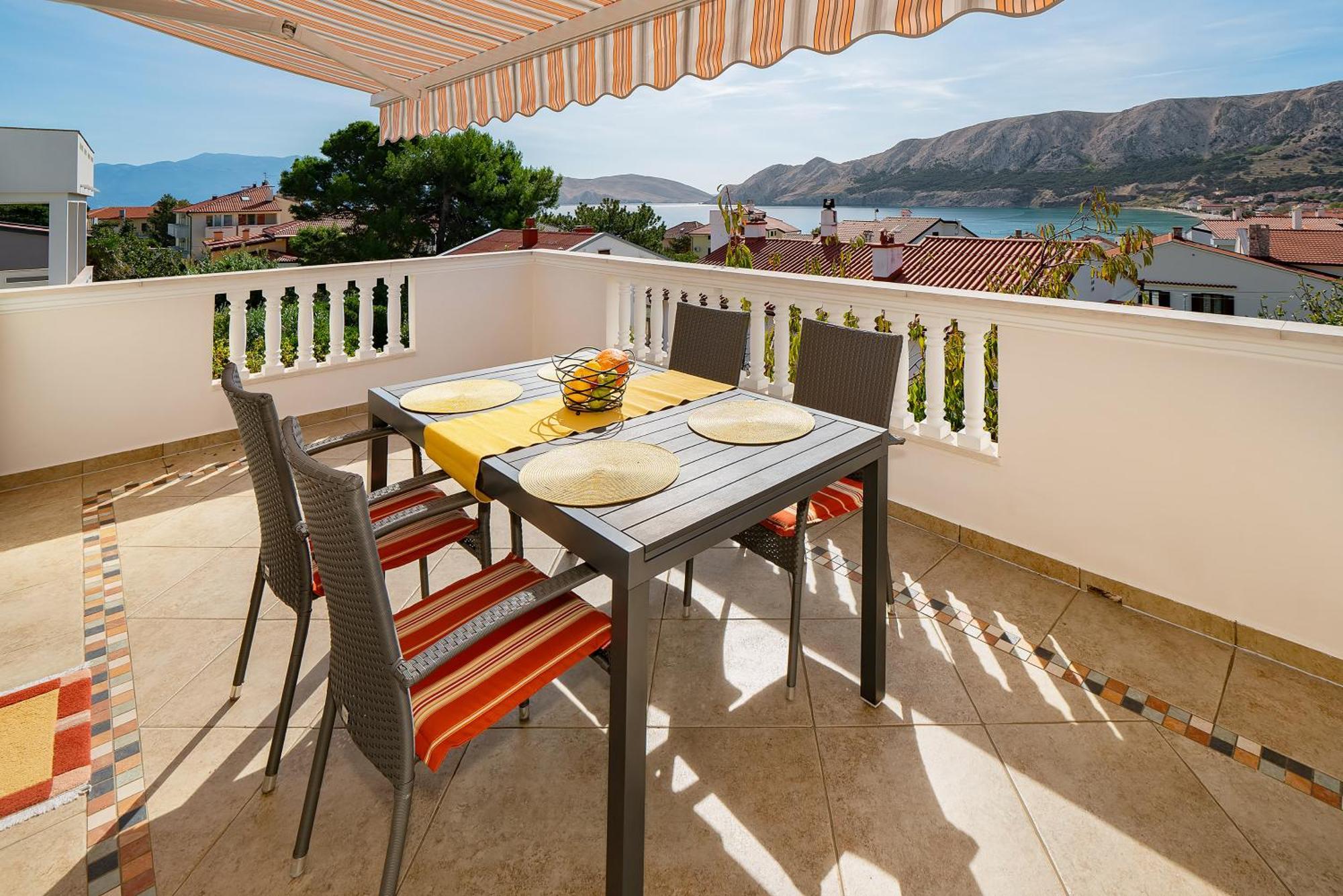 Apartments With Terrace Baška Rom bilde