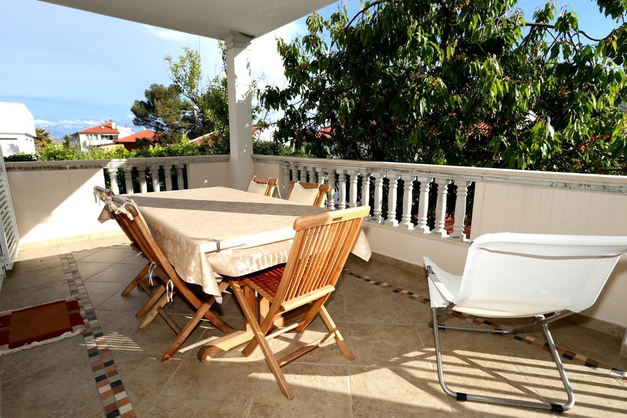 Apartments With Terrace Baška Rom bilde